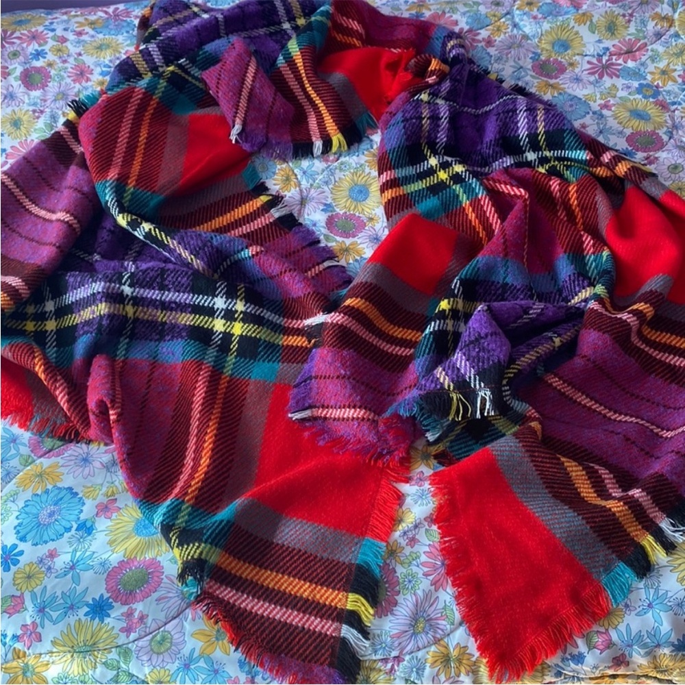 NWOT Large Red Plaid Blanket Scarf